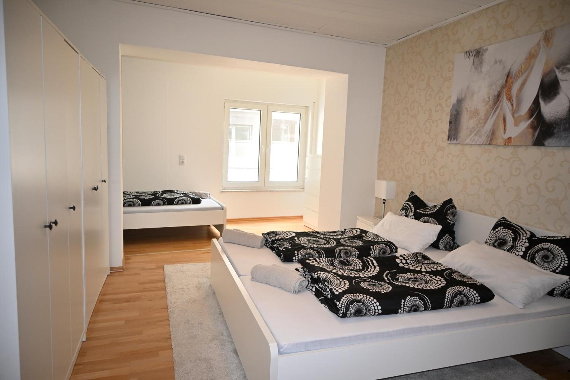 Sehr Grosse Ferienwohnung, Apartment In Kaiserslautern Wehome Classic Exterior photo