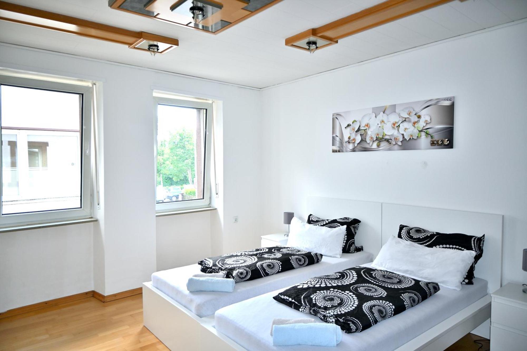 Sehr Grosse Ferienwohnung, Apartment In Kaiserslautern Wehome Classic Exterior photo