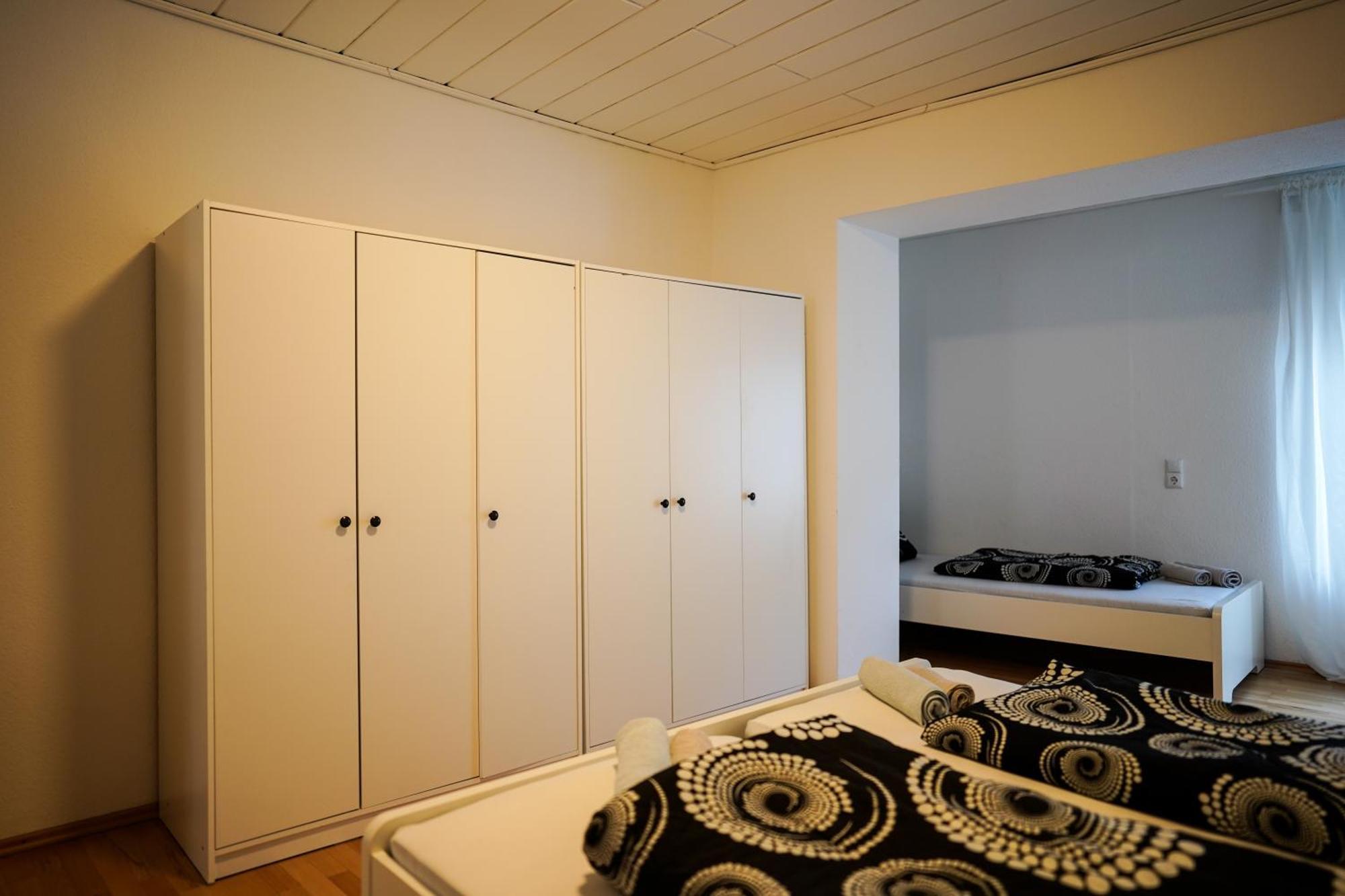 Sehr Grosse Ferienwohnung, Apartment In Kaiserslautern Wehome Classic Exterior photo