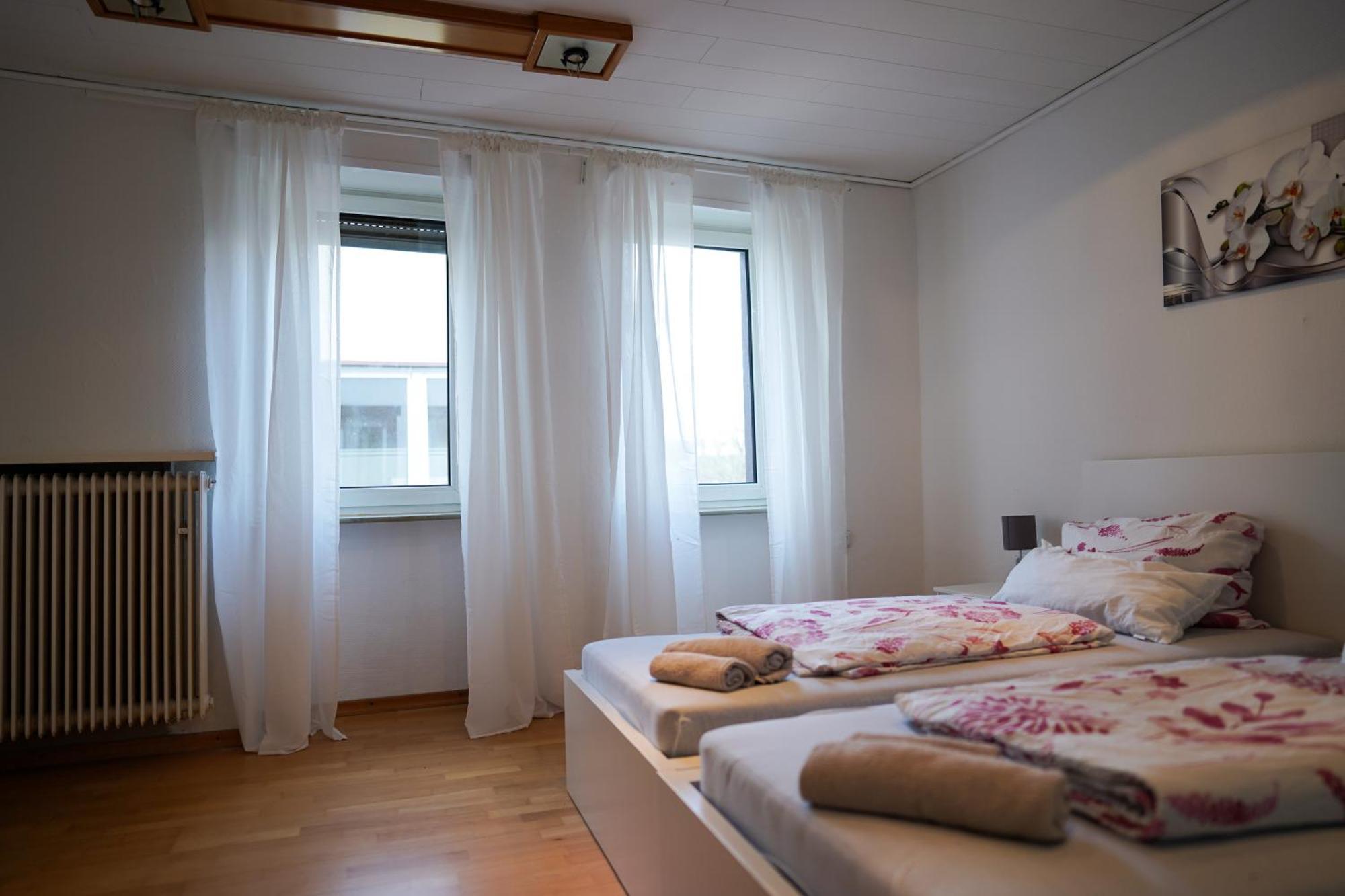 Sehr Grosse Ferienwohnung, Apartment In Kaiserslautern Wehome Classic Exterior photo