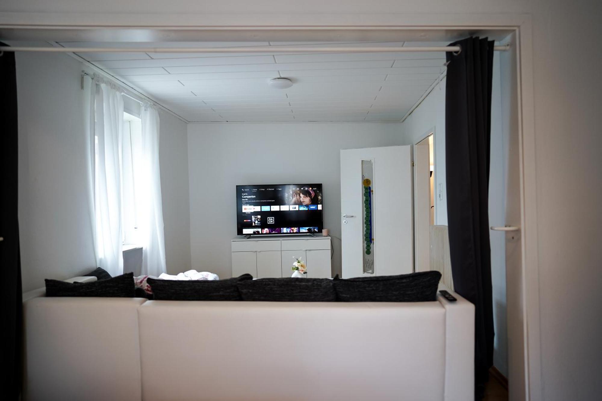 Sehr Grosse Ferienwohnung, Apartment In Kaiserslautern Wehome Classic Exterior photo